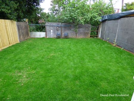 1 bedroom in a house share to rent - Photo 5