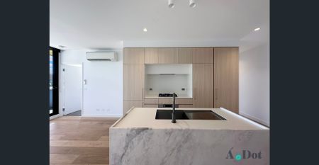 Light-Filled Two-Bedroom Apartment - Photo 4