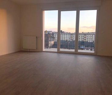Location Appartement 3 pièces 62m² NOTRE DAME DE BONDEVILLE 76960 - Photo 1