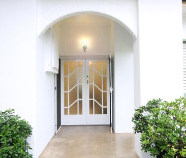 Charming Family Home In Central Albury - Photo 2