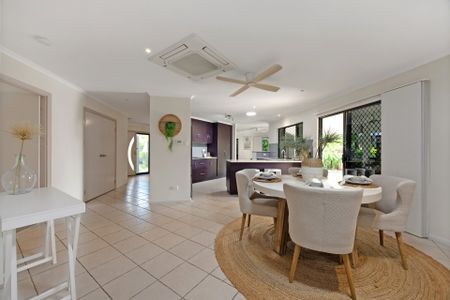 Beautifully presented family home with a pool! - Photo 4