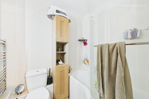 2 bedroom end of terrace house to rent - Photo 1