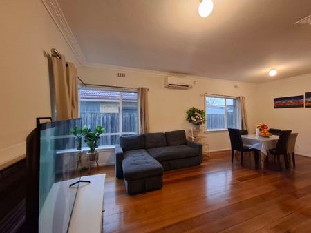 Bentleigh East - Photo 3