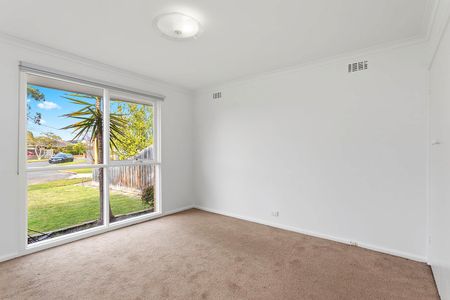 4 Bedroom Home in Quiet Court - Photo 3