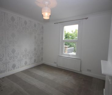 2 bedroom Terraced House to let - Photo 4