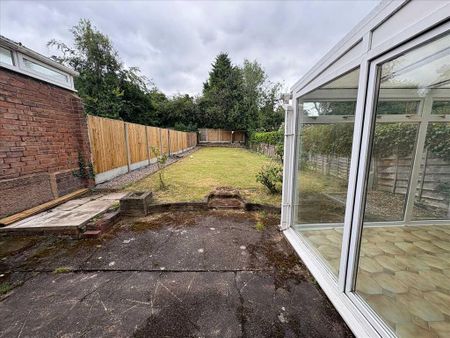 3 bedroom semi-detached house to rent - Photo 2