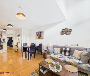 2 bedroom flat to rent - Photo 2