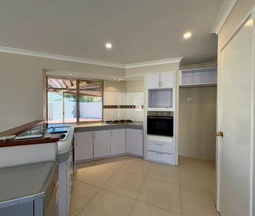 Family Home on a Large Block in Camillo - Photo 6