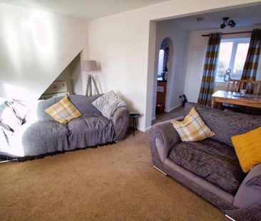 3 bedroom semi-detached house to rent - Photo 3