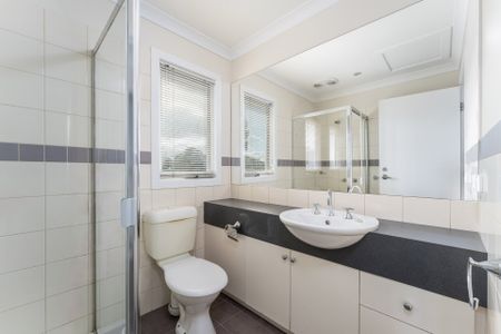 CONTEMPORARY COMFORT IN A TRANQUIL SETTING - Photo 5