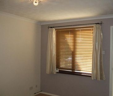 2 bedroom semi-detached house to rent - Photo 6