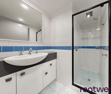 URBAN LIFESTYLE AT ITS BEST - Photo 3