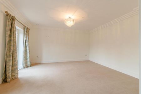 5 bedroom end of terrace house to rent - Photo 3