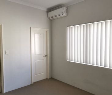 ROOM AVAILABLE IN BENTLEY - Photo 3