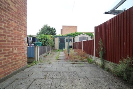 2 bedroom maisonette to rent - Photo 5