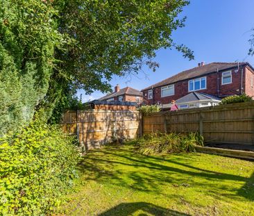 Lynwood Grove, Atherton, M46 - Photo 1