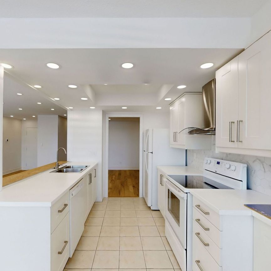 For Lease - 40 Richview Road Unit# 2009, Toronto, Ontario - Photo 1