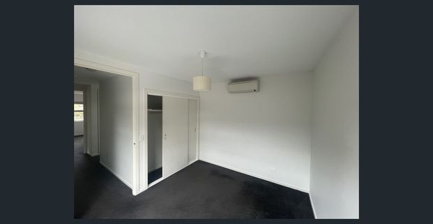 THREE BEDRROM TOWNHOUSE - Photo 1