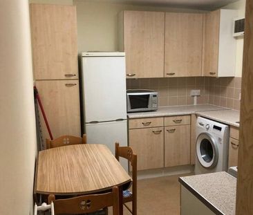 4 bedroom flat share to rent - Photo 2