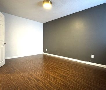 For Lease - 660 1/2 Bloor Street, Toronto, Ontario - Photo 6