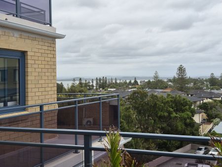 Stunning Fully Furnished 3-Bedroom Unit with Ocean Views - the Entrance North - Photo 5