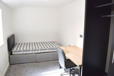 6 bedroom terraced house to rent - Photo 5