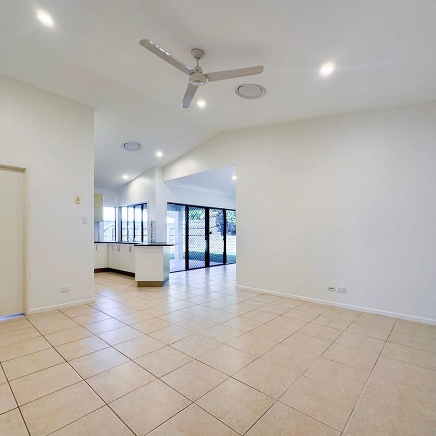 Coastal Living Made Easy – Just a Stroll to Sarina Beach - Photo 1