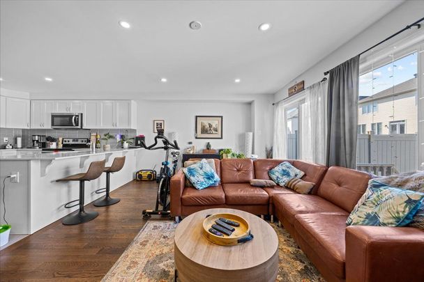 For Lease - 814 Stallion Crescent, Stittsville - Munster - Richmond, Ontario - Photo 1