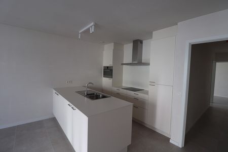 Prachtig nieuwbouwappartement met 2 slaapkamers, terras, autostaanplaats en berging. - Foto 5