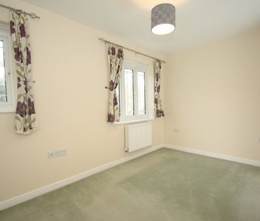 Knaphill, Woking - Photo 5