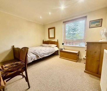 Chestnut Court, Woodfield Close, Sutton Coldfield, B74 - Photo 6