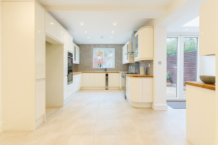 3 bedroom semi-detached house to rent - Photo 4