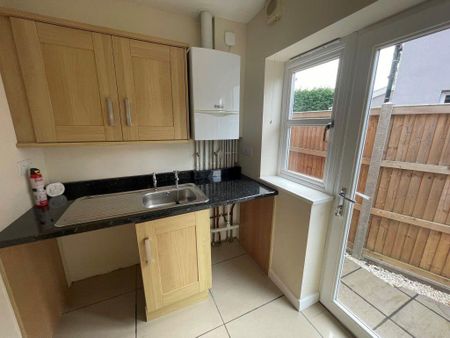 3 bedroom detached house to rent - Photo 2