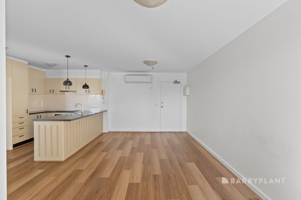 Stylish & Convenient Living in the Heart of Preston - Photo 1
