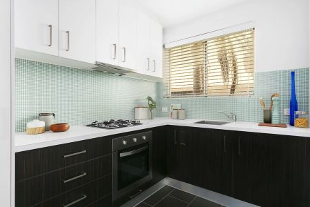 Renovated Apartment in Prime Location! - Photo 3