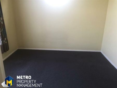 Wonderfully Spacious Family Home - Photo 3