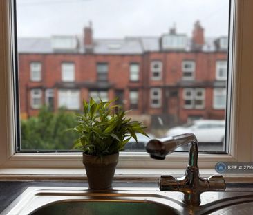 4 bedroom terraced house to rent - Photo 4