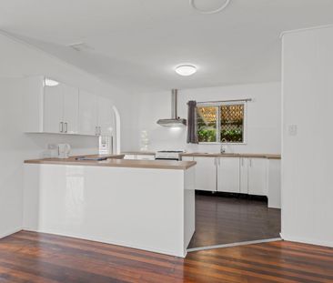 Spacious Family Home with Outdoor Entertaining Area - Photo 6