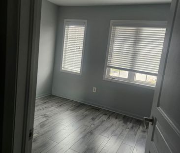 For Lease - 24 John W Taylor Avenue, New Tecumseth, Ontario - Photo 4