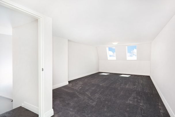 Modern Design In Prime Location - Photo 1