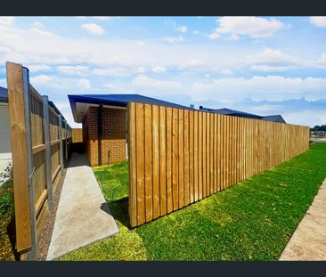 35 Plover Circuit, Aberglasslyn, NSW 2320 - Photo 5