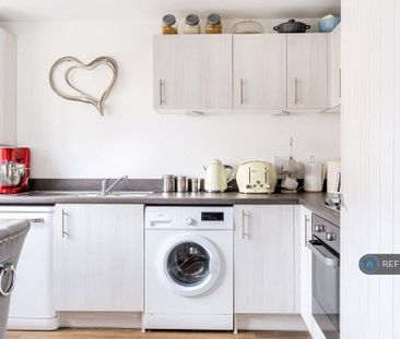 3 bedroom terraced house to rent - Photo 6