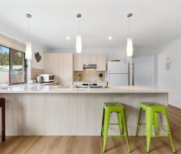 Spacious 4 bedroom family home in Koala Beach - Photo 6