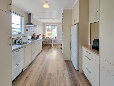 Naenae Living - Photo 3