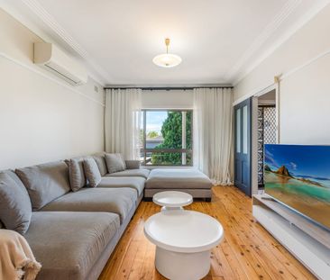 Spacious Family Home with Multiple Living Areas - Photo 2