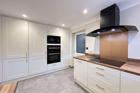 Beggarwood, Basingstoke, RG22 - Photo 2