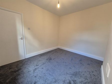 3 Bed House - Terraced - Photo 3
