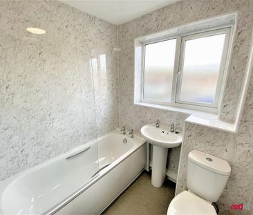 2 bedroom end of terrace house to rent - Photo 5