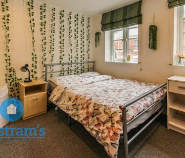 3 bed Apartment for Rent - Photo 5