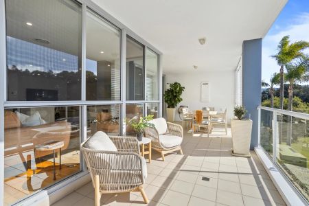 Executive three bedroom apartment in Prime North Wollongong Location - Photo 4